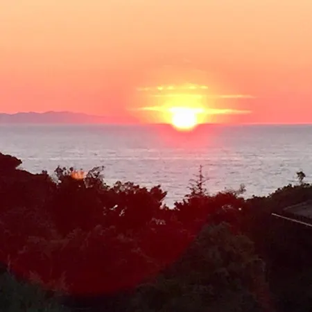 Nisportino Mare E Natura